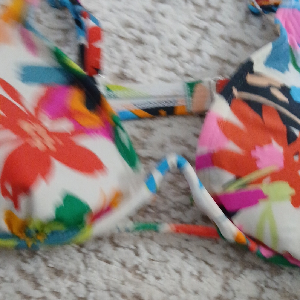 Colorful Floral Bikini Top - Picture 3 of 3